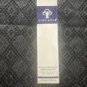 New Licorice & Bearberry Brightening Mist